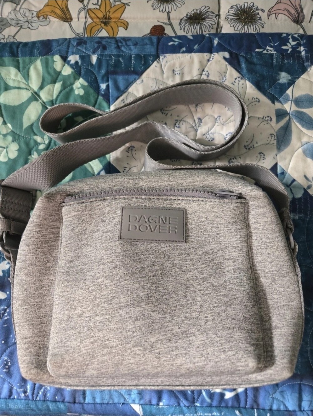 Dagne Dover Gray Small Crossbody Bag Euc